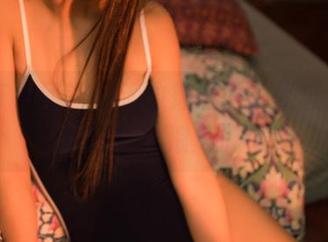 GIRLT果团网 - 海边拗造型，莫雅淇的美图分享比浪更疯狂