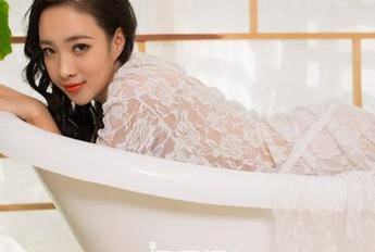 GIRLT果团网 - 你以为通灵儿只是旅拍？免费的图册可让她把你也拍得幽灵一样。