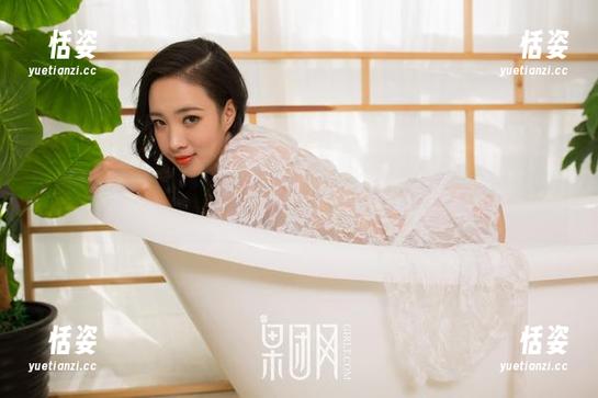 GIRLT果团网 - 你以为通灵儿只是旅拍？免费的图册可让她把你也拍得幽灵一样。