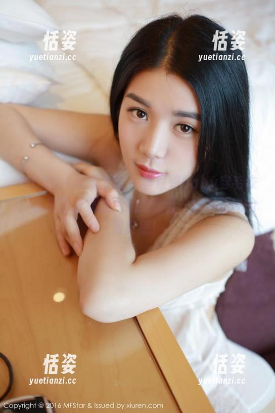 MFStar模范学院 - 李颖煊baby穿毛衣：在原图合集里，隐约带着一丝不正经的俏皮感！