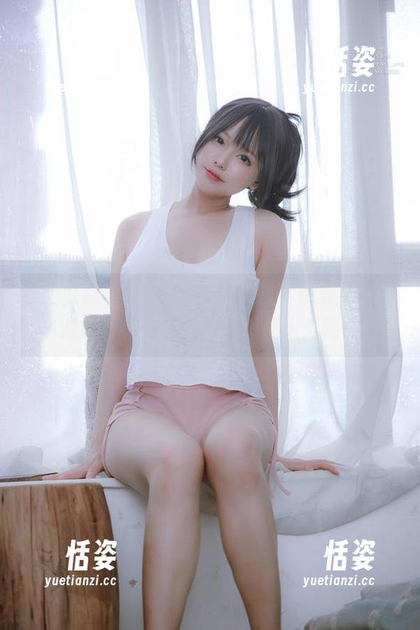 精选在这里：Nyako喵子携手御姐，自然流露的姿态，原图好想惹人爱啊！