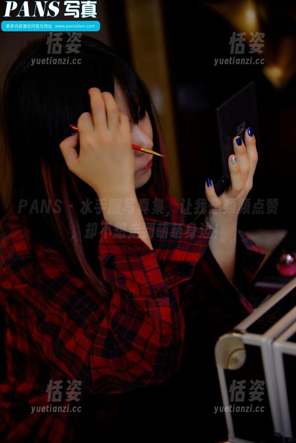 PANS - 水手服写真集，让我想频频点赞，却不想走到萌萌身边！