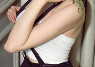 UGirls尤果网 - 一窥尤娜娜的油亮私房图包，恨不得立马投入到色彩的怀抱中。