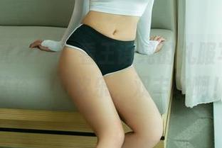 UGirls尤果网 - 看王语纯的礼服写真，收获资源和欢乐，双丰收啊！
