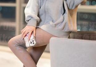 XIAOYU语画界 - ROG的图包里还藏着多少Miko酱吖的呆萌少女？随便翻翻！