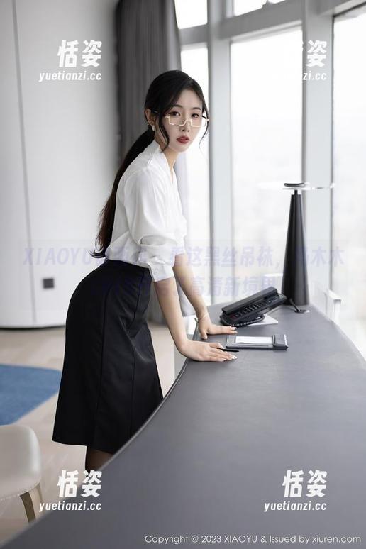 XIAOYU语画界 - 看这黑丝吊袜，冯木木LRIS开启了高清新境界