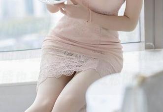 XIAOYU语画界 - 完全被“萌汉药baby很酷”的瑜伽所俘获，心想：我的身体能不能也来试试这种放松的状态？