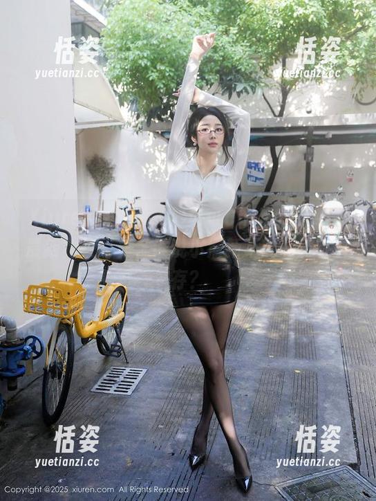 Xiuren秀人网 - 妙可可Cheese来袭，最新豹纹写真，谁说小清新不能和野性并存？