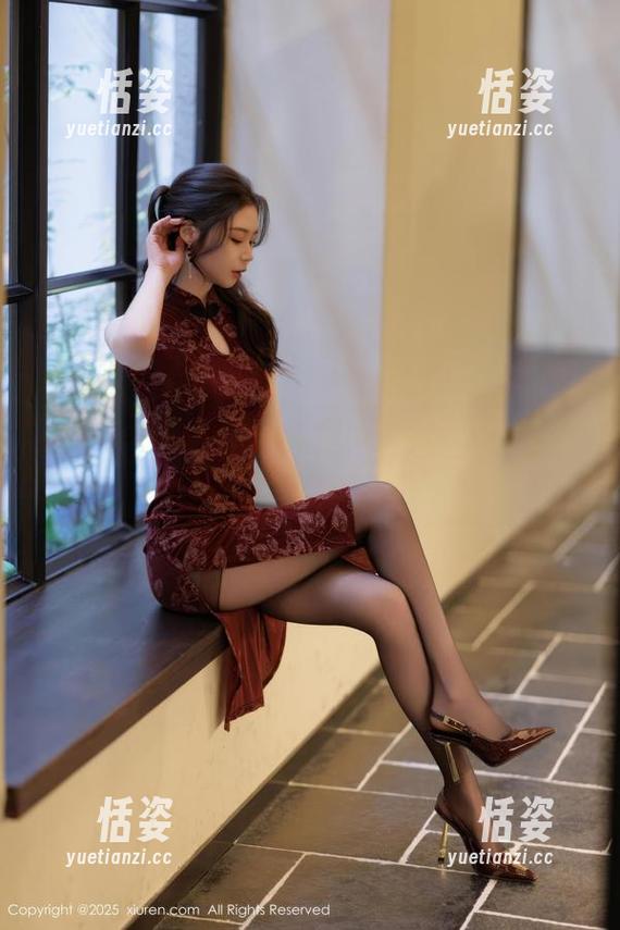 Xiuren秀人网 - 娜娜baby：这身校服，我只想放进图库里