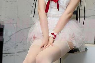 Xiuren秀人网 - 在张庭蓉的私房里穿着制服，原图反转，简直让人期待！