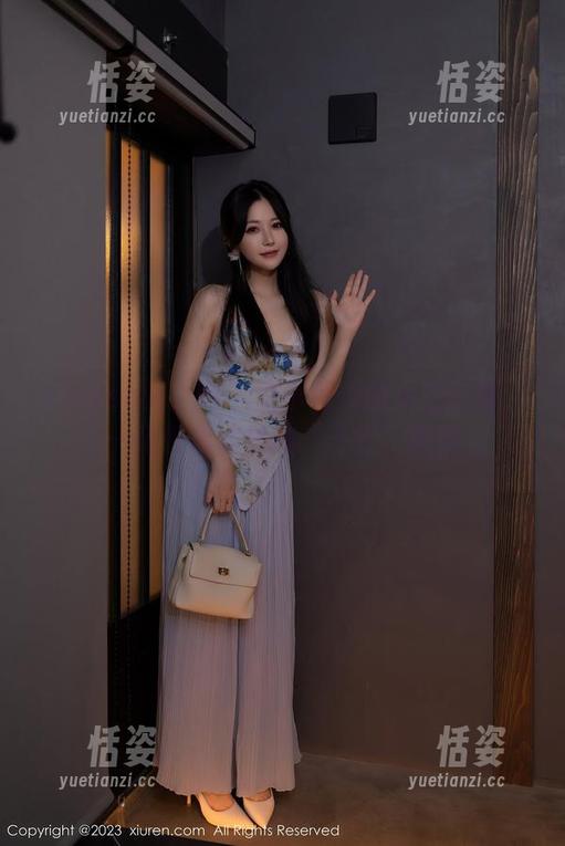 Xiuren秀人网 - 是小逗逗的女王图册：一场轻松愉快的“王室”观察