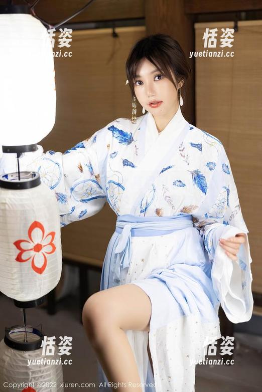 Xiuren秀人网-王心怡 Xiuren秀人网 - 比基尼图包:王心怡的“不羁姿态”,这些角度可真会玩。