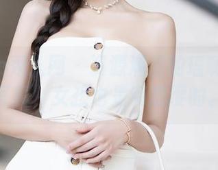 Xiuren秀人网 - 资源满满的瑶啊摇的瑶写真，女孩也是有态度的。