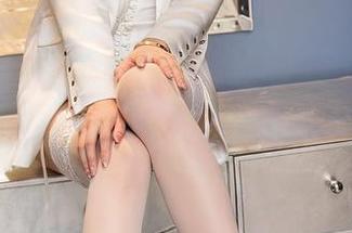Xiuren秀人网 - 合集：龙泽美曦暴露了裙子里面的小秘密，快来抓住视线！