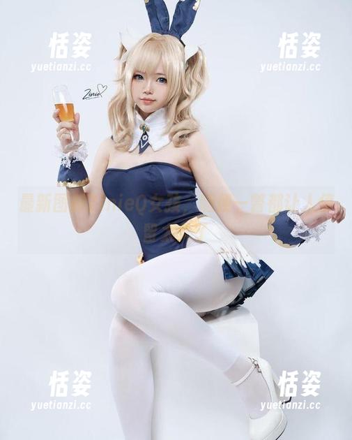 最新图册ZinieQ女孩，随便一瞥都让人停留太久了