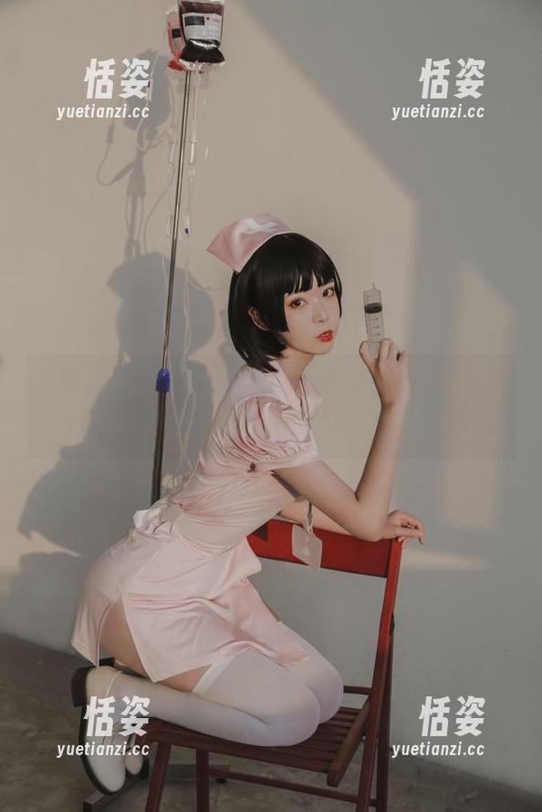 fushii_海堂 套图发问:浴缸里算不算水上乐园?fushii_海堂默默附议,赞同这个提议!
