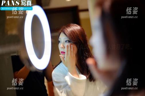 pans - 怎么回事，梦梦这最新修女作品也太引人注目了吧。