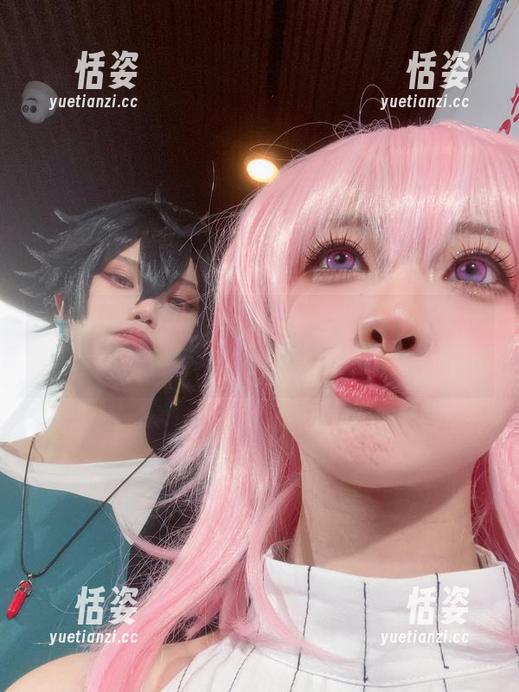 来看wendydydydy_酱油的旗袍写真，仿佛每一件衣服都在低语。