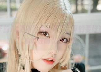 七七娜娜子的JK更新图集又来了，真的要好奇她每次灵感都在哪儿找的呀