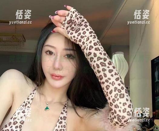 微密圈 - 御姐天花板系列，不爱笑的赛琳的原图展示了一种气场，想学又难…