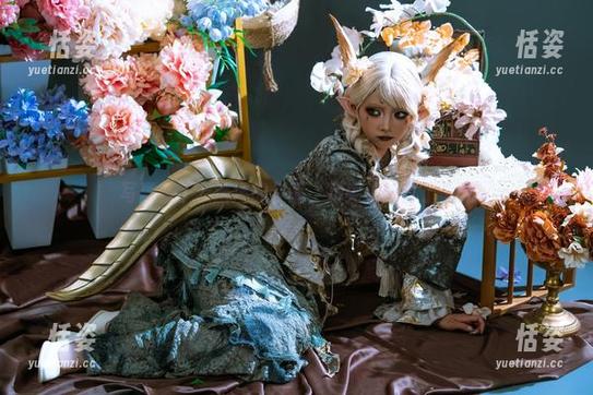 写真看了云溪溪的作品，月亮为她打了个光