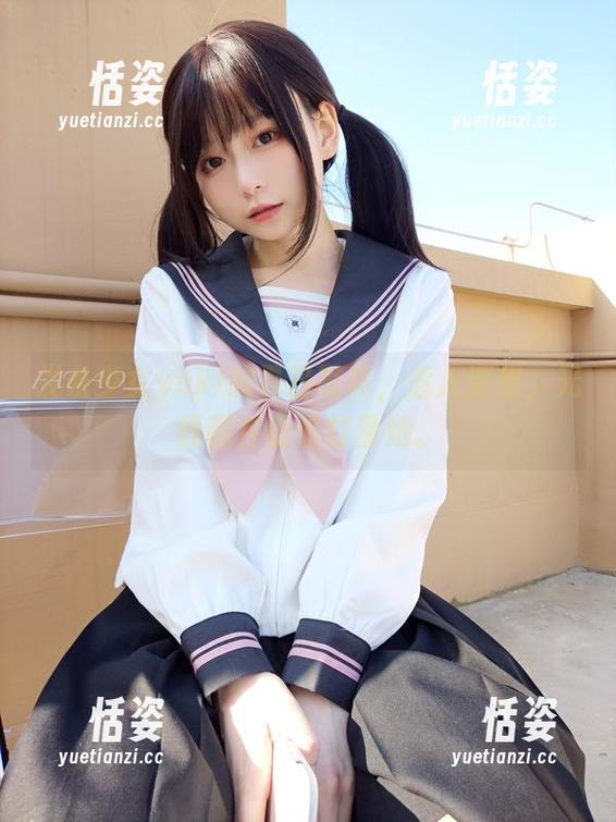发条少女yoki的夏日写真，惹人遐想，光线都在偷偷打量她。
