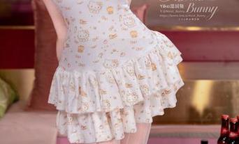 咬一口兔娘的作品：岛上的懒散与Twice的节奏碰撞