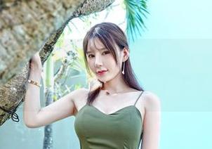 嗲囡囡 - 娜依灵儿的棉袜大追踪：谁说脚踝不能引人注目？写真图册大揭晓！