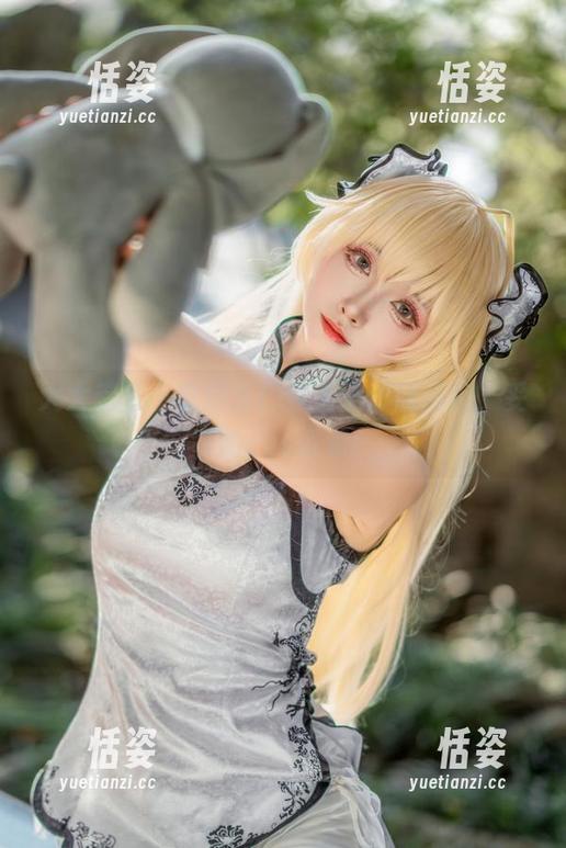 大大卷卷小卷翔击！穿上玉藻前旗袍，妥妥的cos资源！