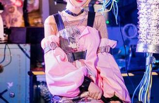 最新作品集上线：奶狮不咬人的信浓，等你好奇地戳一戳！
