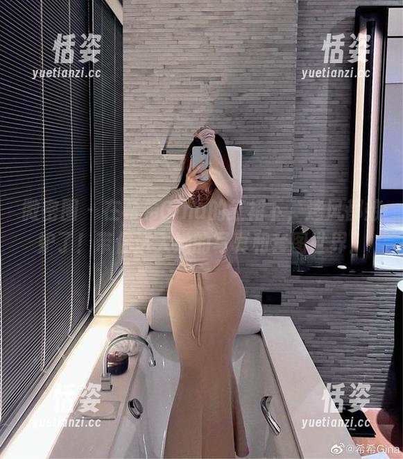微密圈 - 在希希Gina的红裙下，连风都嫉妒了！带你进入她的写真和套图世界！