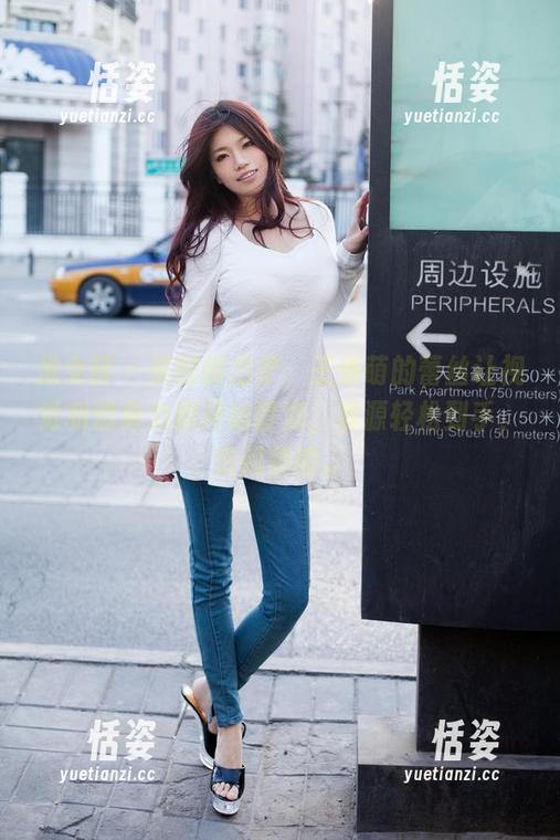 推女郎 - 美图刚出炉，王依萌的蕾丝让视觉和想象力都开始冒泡，资源轻松到手，没问题的。