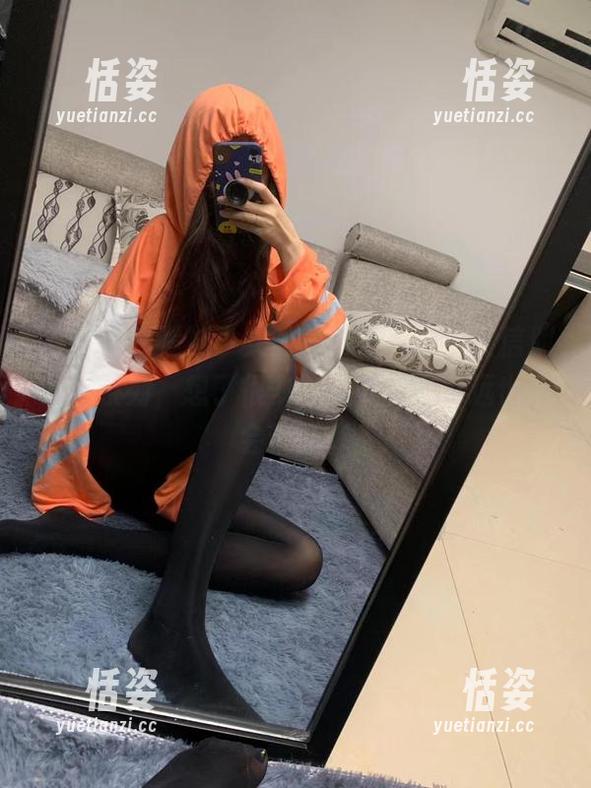 微密圈 - 提袜少女的最新写真集，微信朋友圈系列，想了很多，但可能我永远也不会读懂。