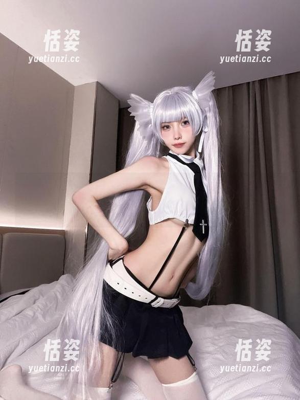 谁说白蕾丝只能清纯？果咩酱的写真让我看到了别样风情！