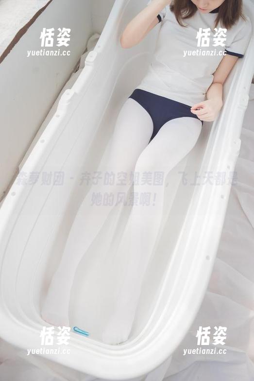 森萝财团 - 卉子的空姐美图，飞上天都是她的风景啊！