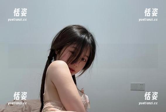 微密圈 - 全套作品一网打尽，火龙果羊和她的红色连体吊带，快来下载！