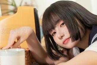 爆机少女喵小吉足球套图：你确定这是足球而不是CS？