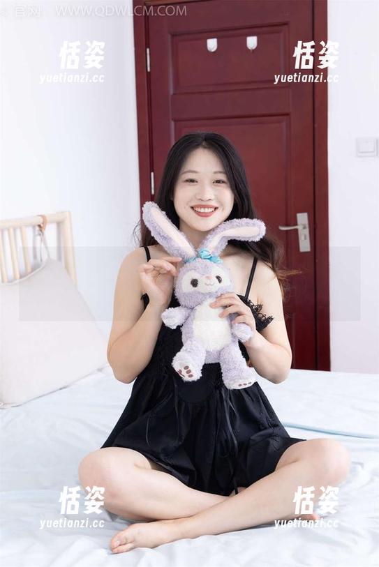 物恋传媒 - “连衣裙”大概就是婷婷的一种凡尔赛，顺便送你个免费图册。