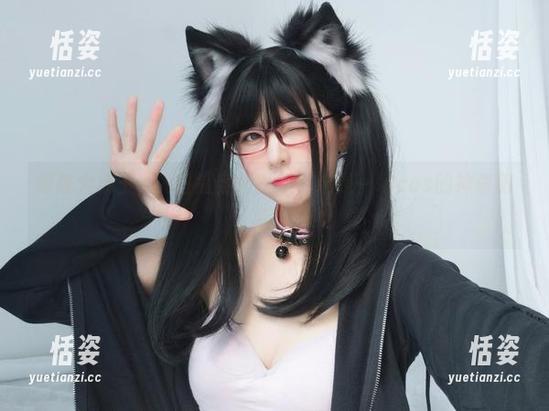 眼酱大魔王w：日常穿搭？不，这是一场cos的神奇旅程！