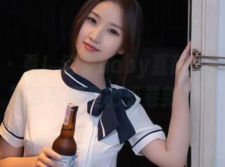 秀人网 - 看！这是baby嘉茵版的肉丝，高清写真里的春卷新宠！