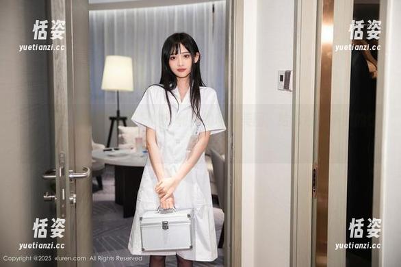 秀人网 - 女仆不止于扫地：利世的私房美图，给你意想不到的惊喜！