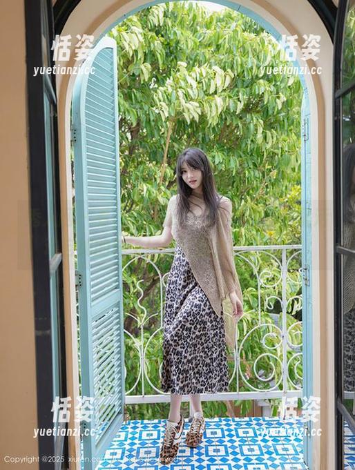 秀人网 - 看，周jojobaby在体操服里活动自如的样子！这作品太自在了吧！
