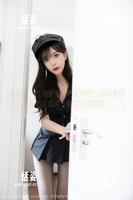 秀人网 - 软糖爱喝奶泳装特刊：高清美图就是个小陷阱，别想轻易逃脱。