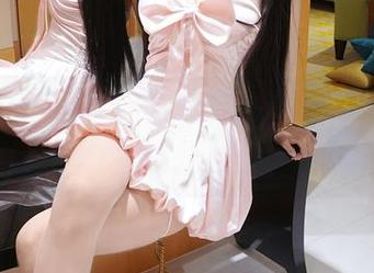 秀人网 - 还是陈梵妮的裸足写真集，成功解释了‘光脚给我自信’的深意！