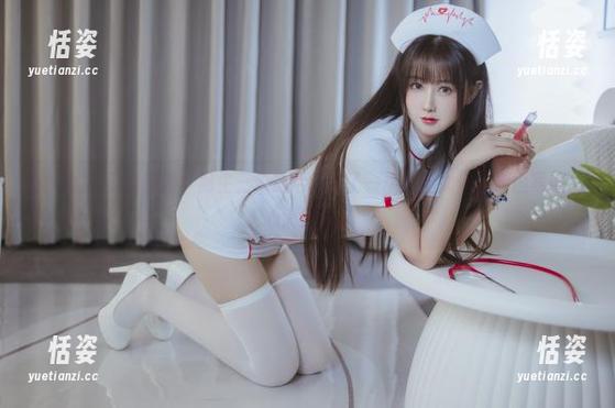 说好的万圣节特辑，羽生三未却给我们了一场黑丝女仆的永恒写照，心情复杂。