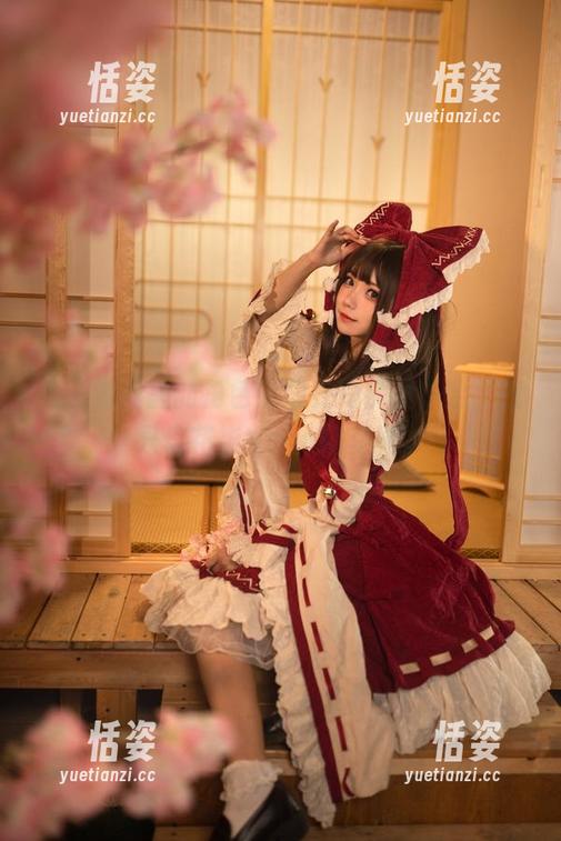 电子游戏里的角色隐藏在短裤里？哈，我只信花柒Hana的写真。