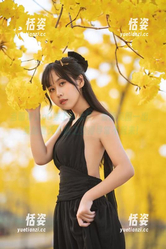当萌芽儿o0穿上白泳装，最新美图一出，我的夏天都随之变得寻常不起来！