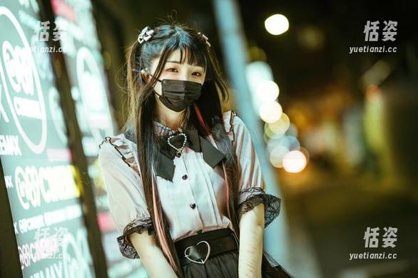 表面清新，内里暗流：落落Raku的白衬衫原图