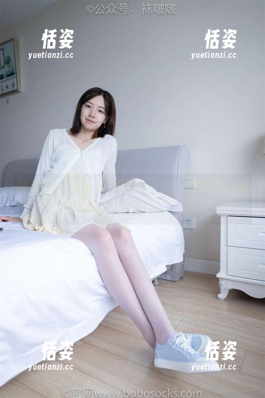 袜啵啵-小沫 袜啵啵 - 看小沫的内衣写作,它在原图里俏皮得很呢。