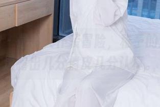 袜啵啵 - 最新女仆装冒险，稚予的分享里透露出几分俏皮几分认真。